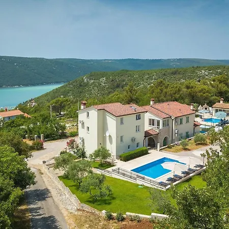 بيت للعطل Camellia Trget