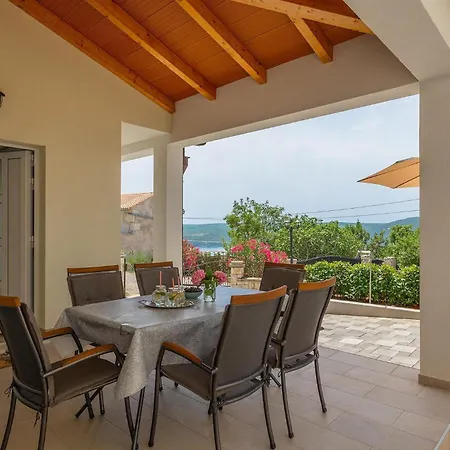 Ferienhaus Camellia Trget