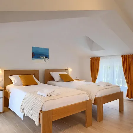 Ferienhaus Camellia Trget Trgetari