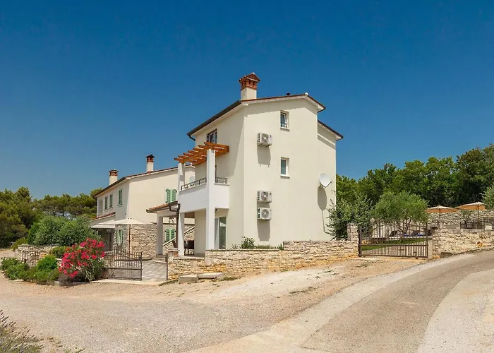 Camellia Trget Holiday home Trgetari