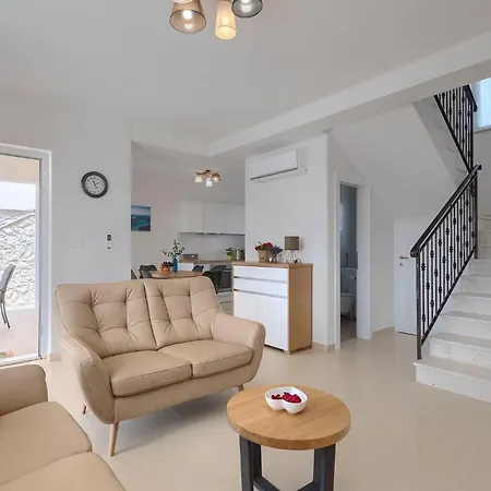 Holiday home Camellia Trget